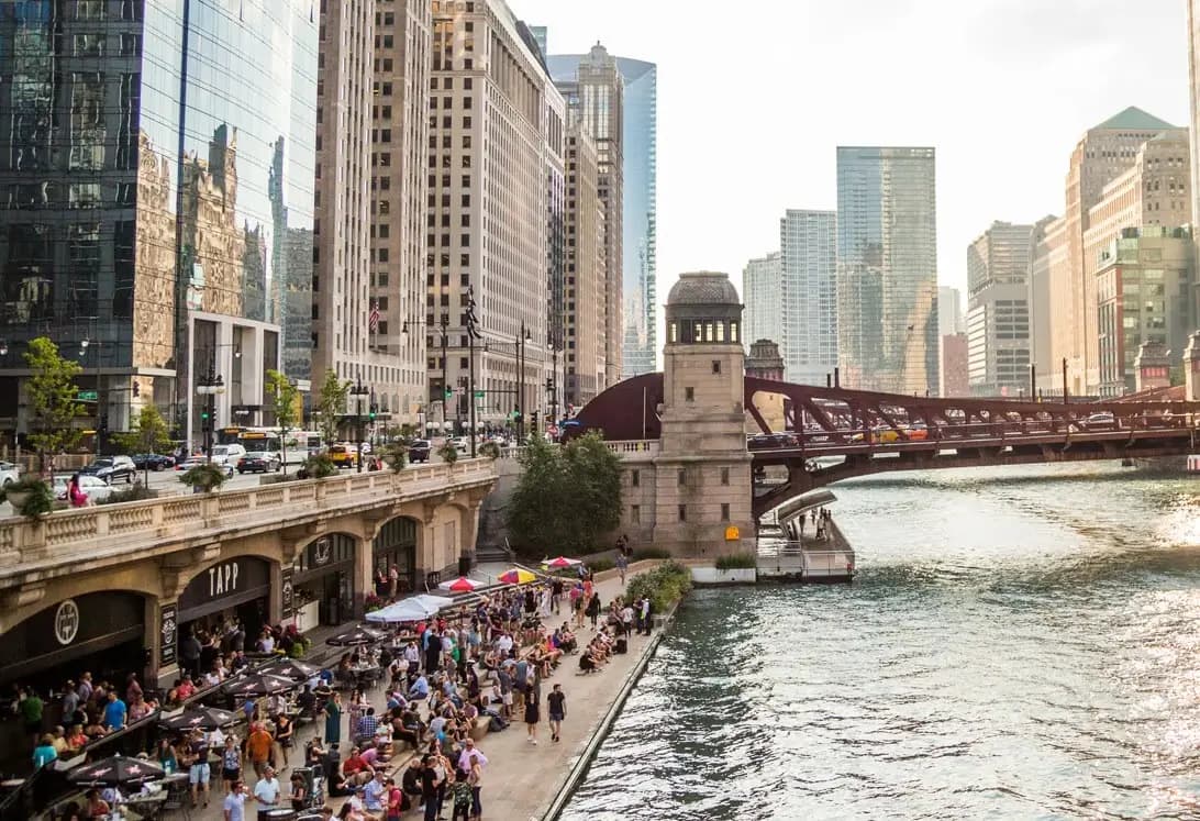 Riverwalk, Chicago, Architect: Sasaki, Ross Barney
